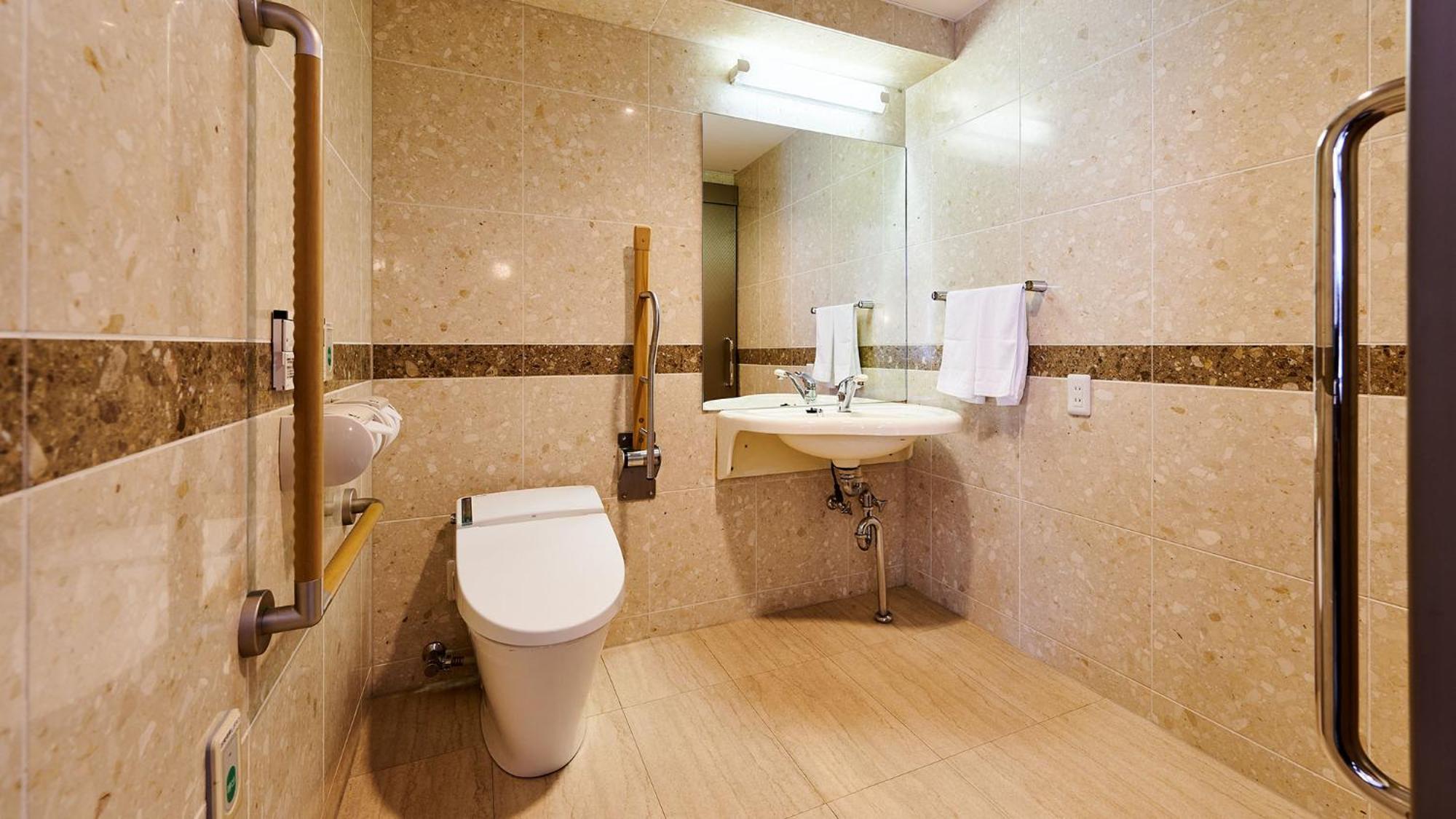 Toyoko Inn Gumma Isesaki Ekimae Номер фото